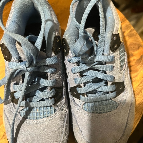 Used Nike Kids Jordan’s - Picture 3 of 12